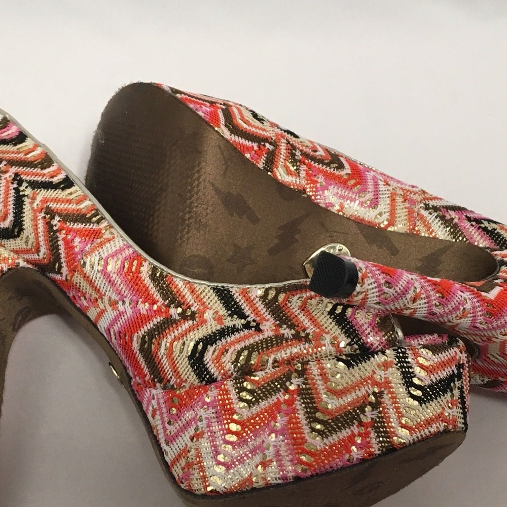 Betsy Johnson Shoes 7.5 Pink Metallic Chevron Heel - Picture 7 of 8